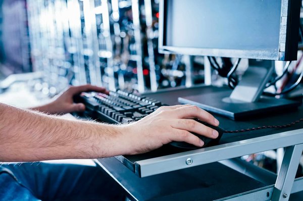 How Can UK Retailers Use Data Mining to Improve Customer Retention?