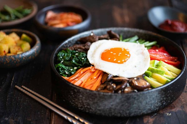 How Can You Prepare a Traditional Korean Bibimbap with Gochujang Sauce?